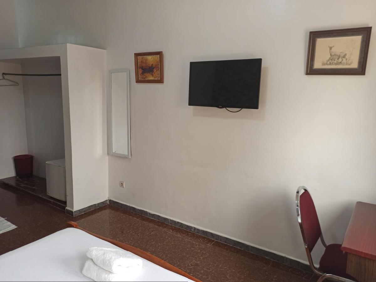 Hotel Saint-Jean Котону Экстерьер фото