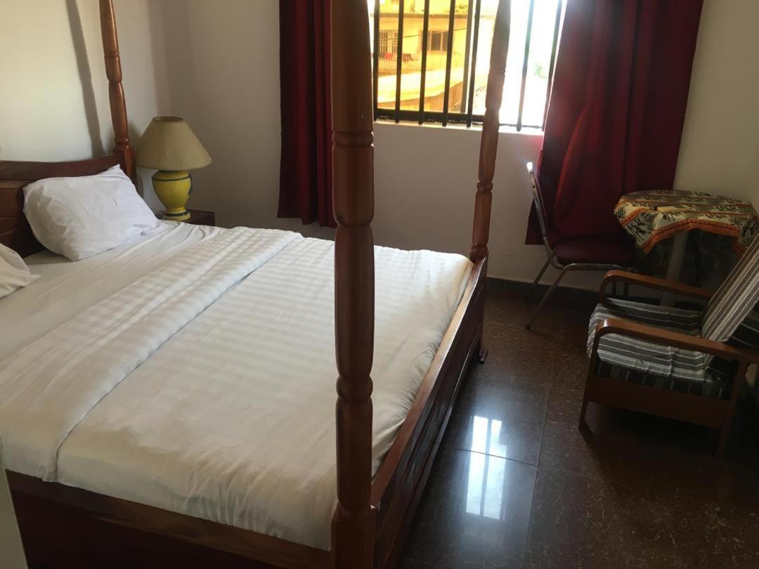 Hotel Saint-Jean Котону Экстерьер фото