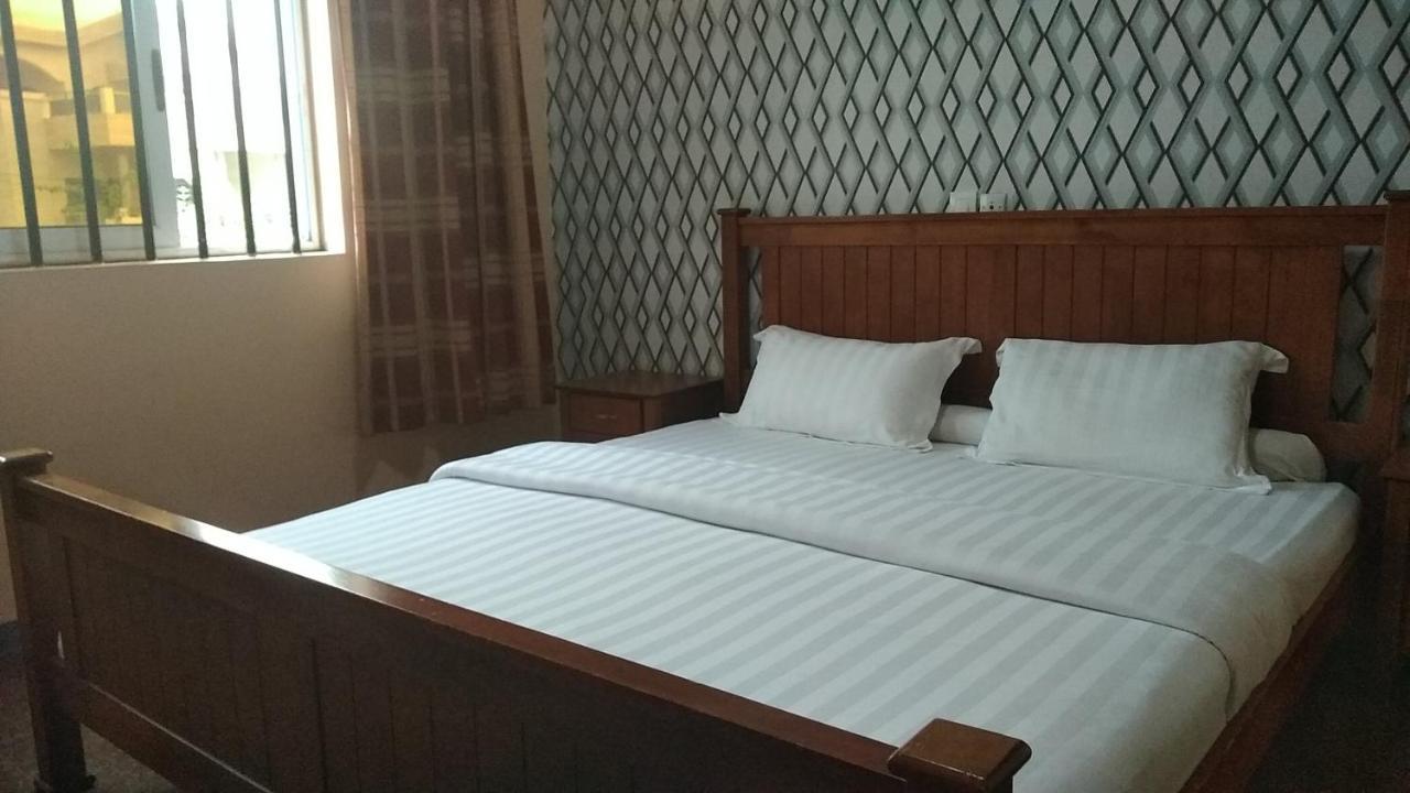 Hotel Saint-Jean Котону Экстерьер фото